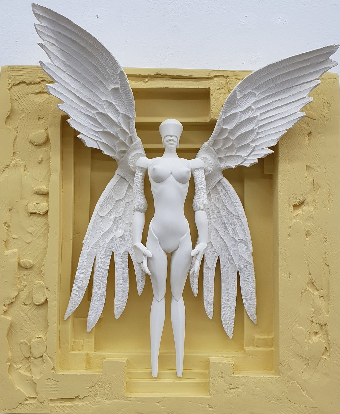 Yoon Dujin, Guardian Angel, 35x35cm, Resin, 2023