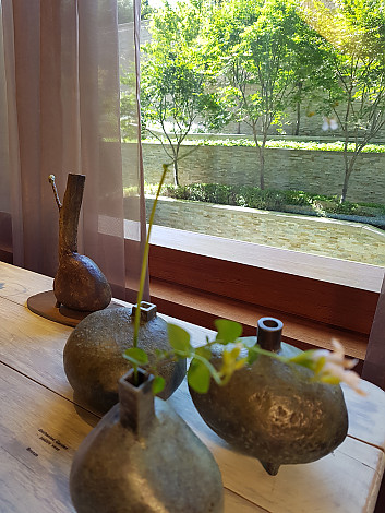 Park Hyojeong, Enchanted Garden 015_Flower Holder, Bronze, Planet, Water, 2018